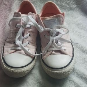 Light pink converse